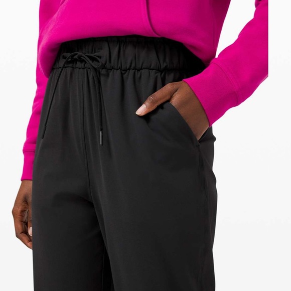 Lululemon Keep Moving Jogger Black size 8 - Picture 4 of 12